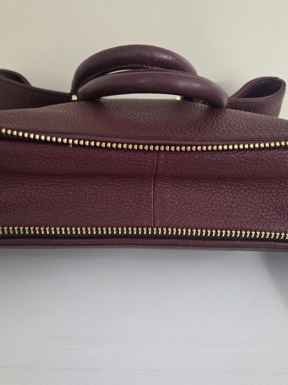 Tory Burch Pebbled Leather Robinson Foldover Messenger Crossbody In Burgundy - Picture 6 of 11
